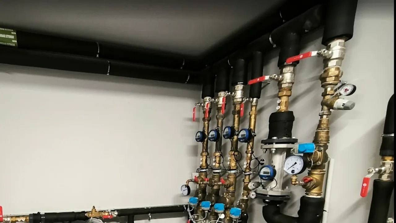 Protéger ses tuyaux du froid et garder la chaleur