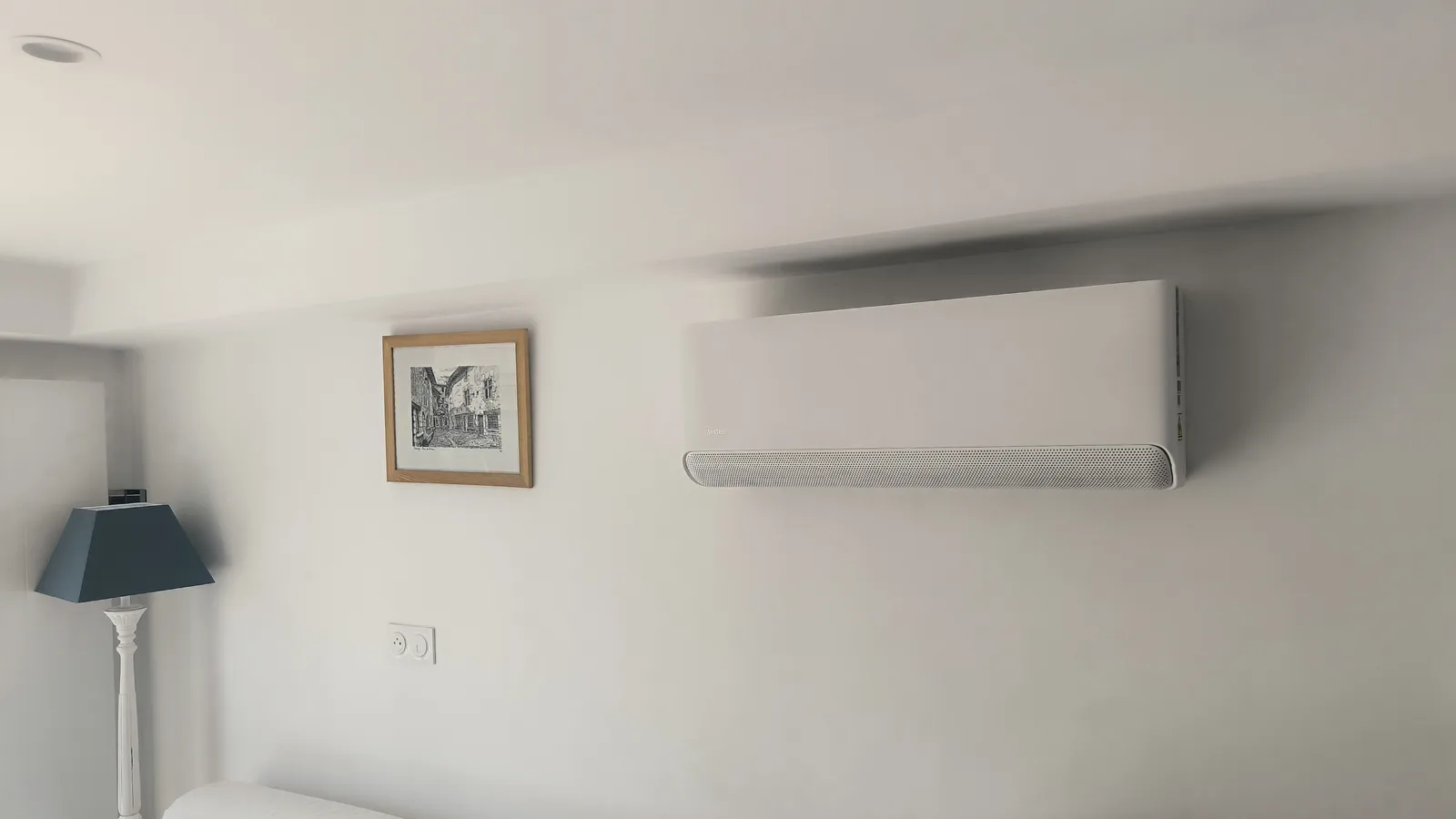 Installation d'une climatisation split à Pérouges - Mathelin Plomberie Chauffage