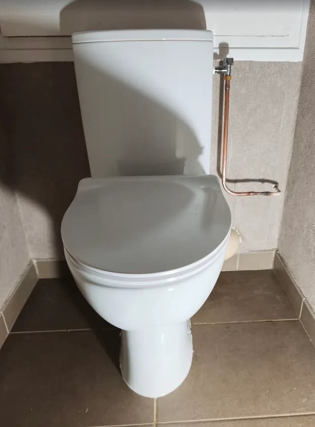 Remplacement d'un WC à poser à Ambérieu-en-Bugey - Mathelin Plomberie Chauffage